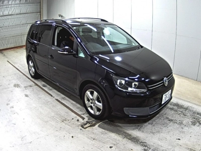 VOLKSWAGEN GOLF TOURAN