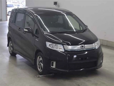 HONDA FREED SPIKE HYBRID