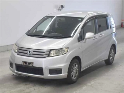 HONDA FREED SPIKE