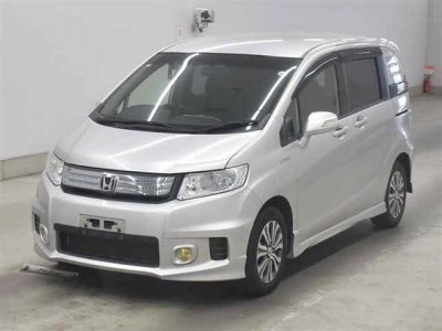 HONDA FREED SPIKE HYBRID