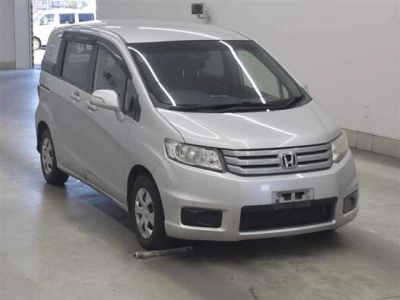 HONDA FREED SPIKE