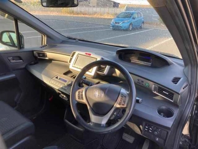 HONDA FREED SPIKE HYBRID