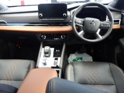 MITSUBISHI OUTLANDER PHEV