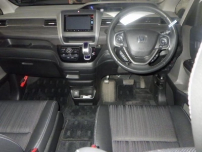 HONDA FREED HYBRID