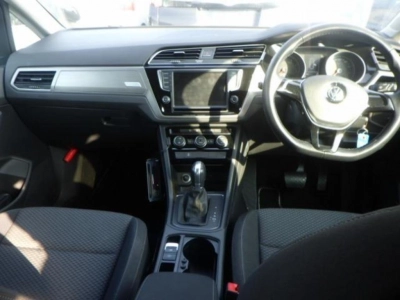 VOLKSWAGEN GOLF TOURAN