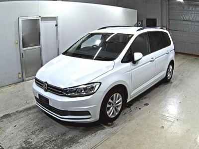 VOLKSWAGEN GOLF TOURAN