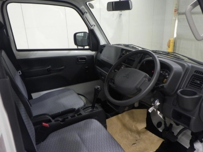 MITSUBISHI MINICAB TRUCK