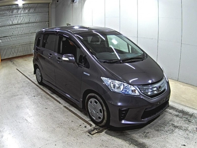 HONDA FREED HYBRID