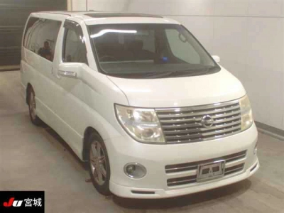 NISSAN ELGRAND