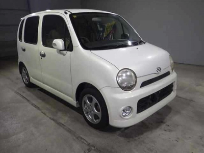 DAIHATSU MOVE LATTE