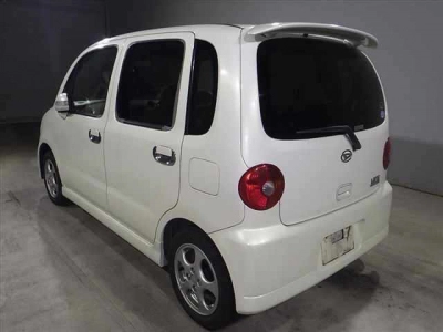 DAIHATSU MOVE LATTE