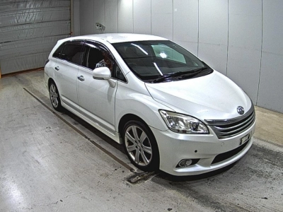 TOYOTA MARK X ZIO