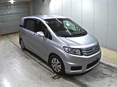 HONDA FREED SPIKE