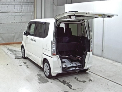 HONDA N BOX +
