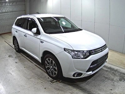 MITSUBISHI OUTLANDER PHEV
