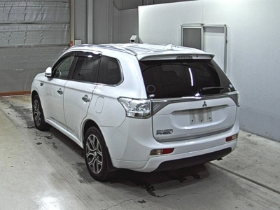 MITSUBISHI OUTLANDER PHEV