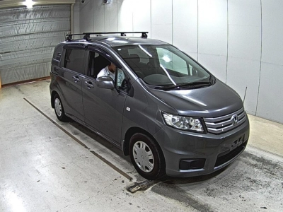 HONDA FREED SPIKE