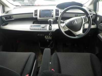 HONDA FREED HYBRID