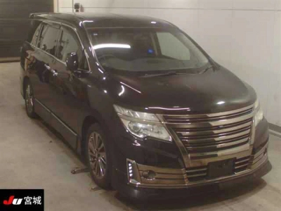 NISSAN ELGRAND