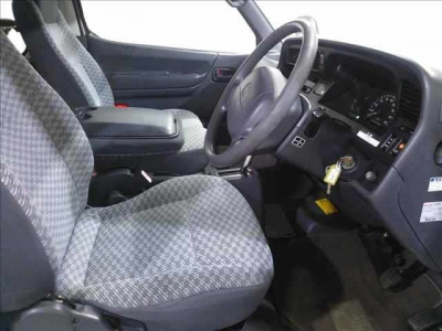 TOYOTA HIACE COMMUTER