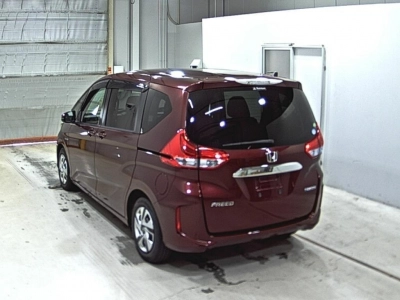 HONDA FREED HYBRID