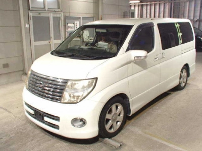 NISSAN ELGRAND