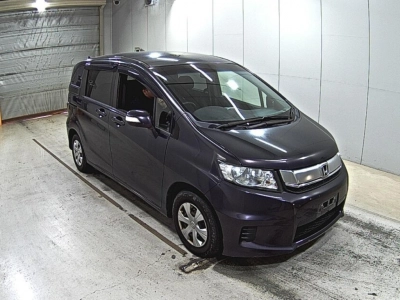 HONDA FREED SPIKE