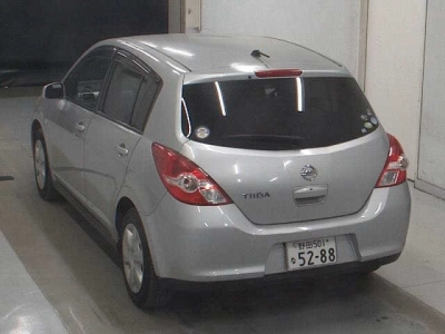 NISSAN TIIDA