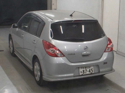 NISSAN TIIDA