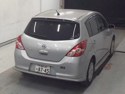 NISSAN TIIDA