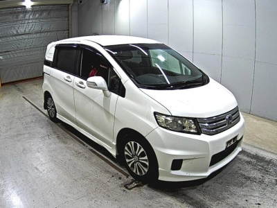 HONDA FREED SPIKE