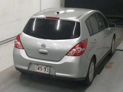 NISSAN TIIDA