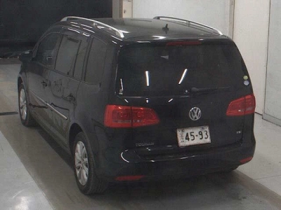 VOLKSWAGEN GOLF TOURAN