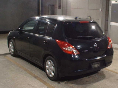 NISSAN TIIDA