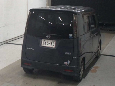 NISSAN ROOX