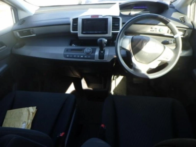 HONDA FREED SPIKE HYBRID