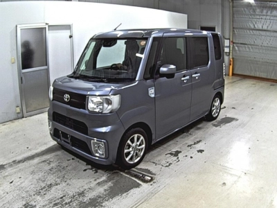 TOYOTA PIXIS MEGA