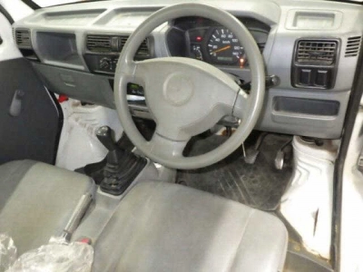 NISSAN CLIPPER TRUCK