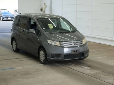 HONDA FREED SPIKE