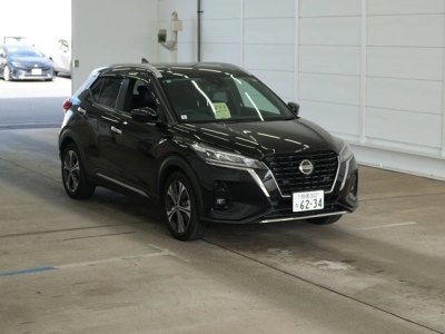 NISSAN KICKS