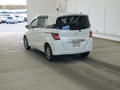 HONDA FREED SPIKE