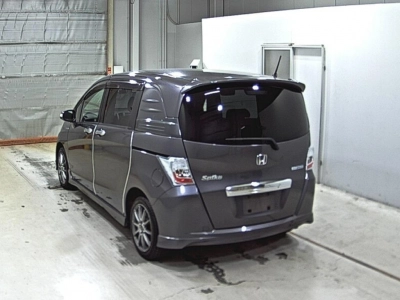 HONDA FREED SPIKE HYBRID