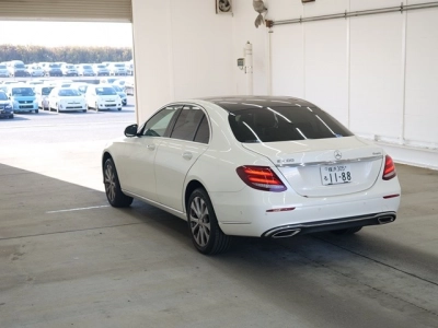 MERCEDES BENZ E CLASS