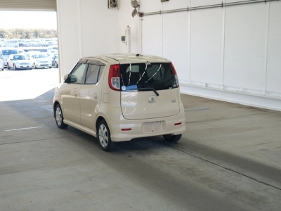 SUZUKI MRWAGON