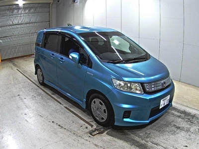 HONDA FREED SPIKE HYBRID