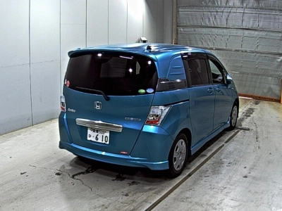 HONDA FREED SPIKE HYBRID