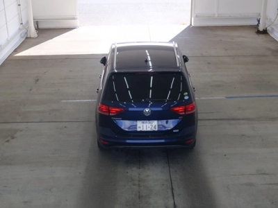 VOLKSWAGEN GOLF TOURAN