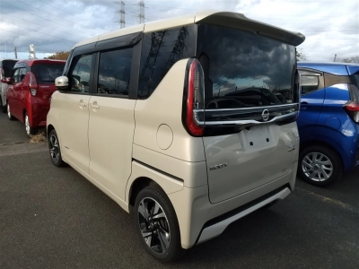 NISSAN ROOX