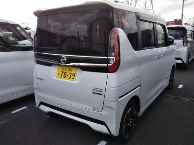 NISSAN ROOX