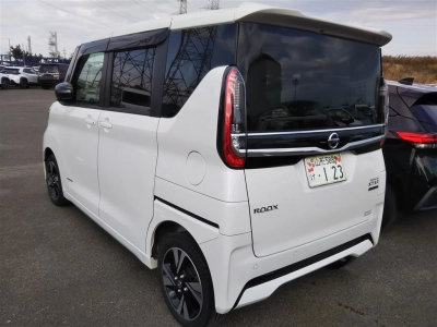 NISSAN ROOX